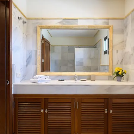 Hipoclub Delux Faro Park 189 Playa Blanca (Lanzarote)